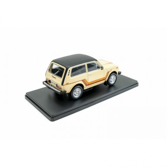 Modelīši - Lada Niva 5000 , 1:24, WhiteBox