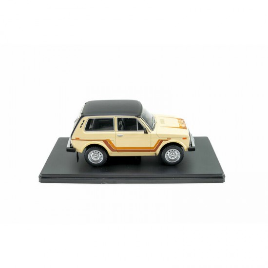 Modelīši - Lada Niva 5000 , 1:24, WhiteBox