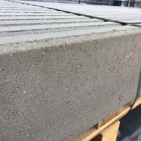 Betona pasēta WIBRO izgatavotas ar sausā betona tehnoloģiju 248*20*6cm;