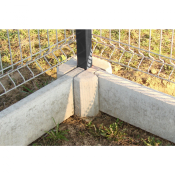 Pasētas stūra betona stiprinājums 20*21*22cm;