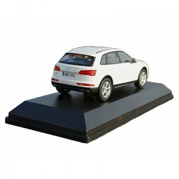 Modelīši - Audi Q5, 2017, 1:43